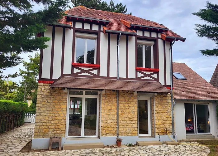 Maison De Famille Avec Jardin Clos Et Terrasse Proche De La - Fr-1-788-31 *