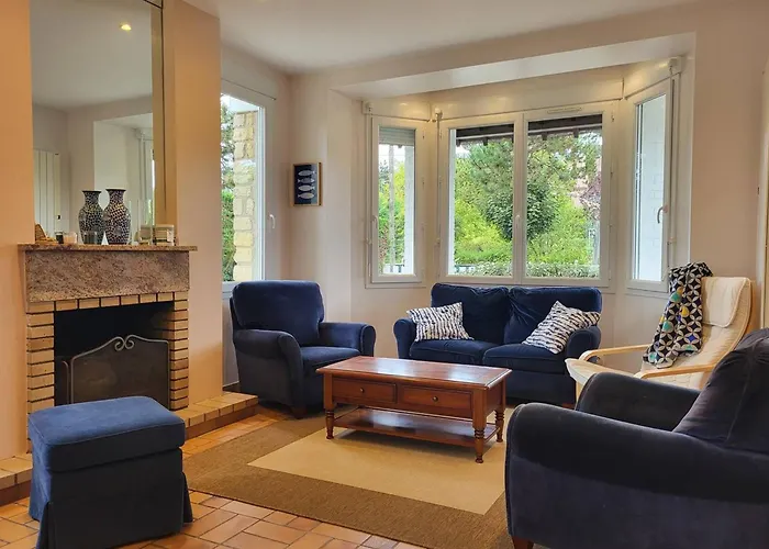 Maison De Famille Avec Jardin Clos Et Terrasse Proche De La - Fr-1-788-31 玛维尔弗朗斯维尔