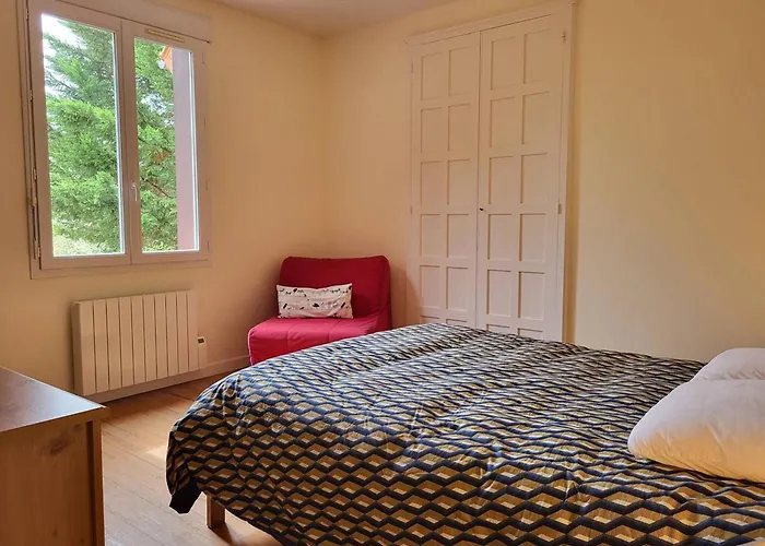 Maison De Famille Avec Jardin Clos Et Terrasse Proche De La - Fr-1-788-31 度假居