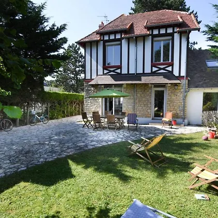 Maison De Famille Avec Jardin Clos Et Terrasse Proche De La - Fr-1-788-31 * Merville-Franceville-Plage