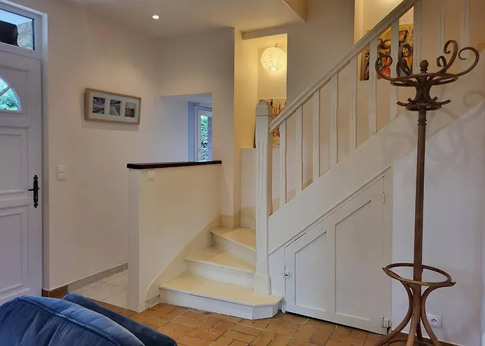 Maison De Famille Avec Jardin Clos Et Terrasse Proche De La - Fr-1-788-31